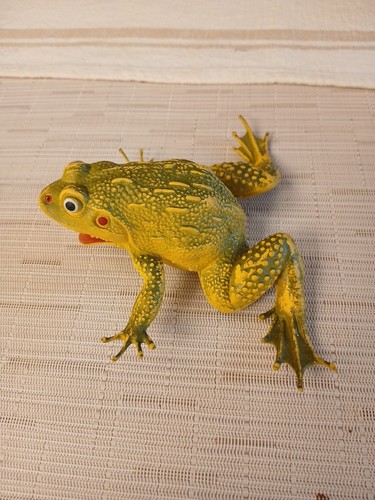 Vtg 1970s rubber squeaky frog - vtg,